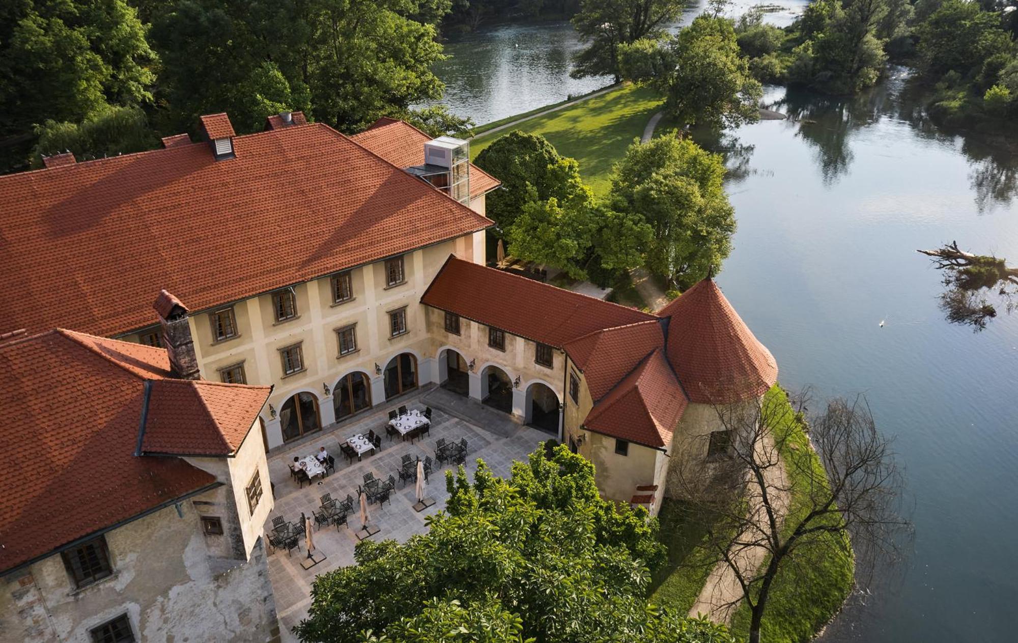 Hotel Grad Otocec - Relais Chateaux Buitenkant foto