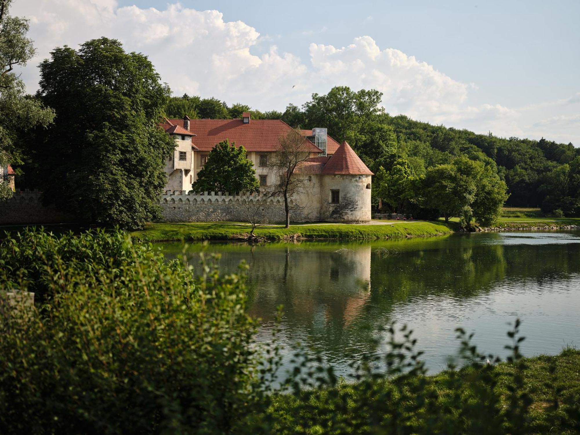 Hotel Grad Otocec - Relais Chateaux Buitenkant foto